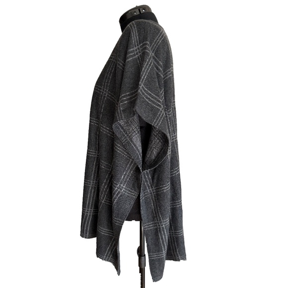 Ann Taylor Gray Plaid Sweater Poncho - Picture 2 of 8